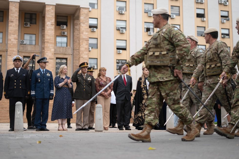 El Gobernador Cornejo encabezo el homenajeó a los veteranos de Malvinas y reafirmó el reclamo soberano