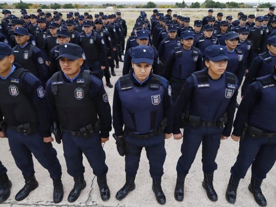 El Gobierno de Mendoza aplicó por decreto aumento salarial para policías y penitenciarios
