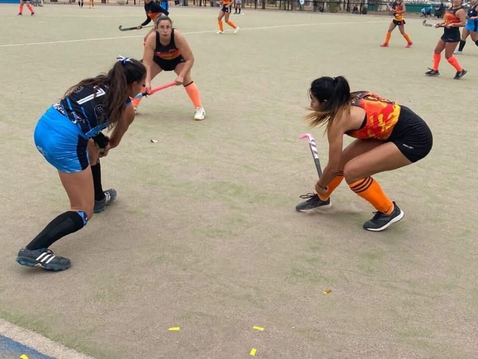 San Rafael inicia un nuevo torneo de hockey social: más de 40 equipos y cientos de jugadores en competencia