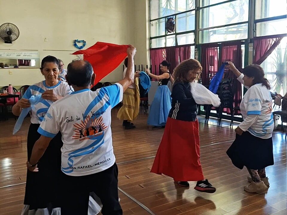 Talleres municipales:. Más de una decena de puntos para aprender danzas folklóricas