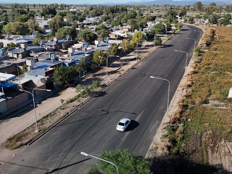 El Municipio asfaltó la prolongación de Av. El Libertador entre Juan XXII y Vélez Sarfield