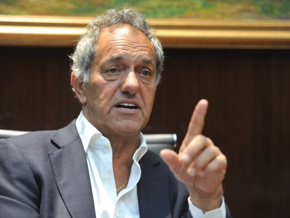 Daniel Scioli promocionó el invierno 2026 con “nieve de telgopor” y el video se volvió viral