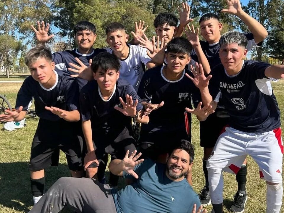 Abrieron inscripciones al torneo de fútbol 7 "Jonatan Pérez" para escuelas secundarias