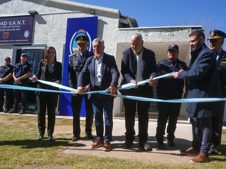 Cornejo inauguró la base VANT en San Carlos y Mendoza fortalece el patrullaje aéreo con drones