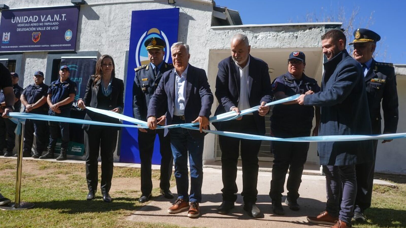 Cornejo inauguró la base VANT en San Carlos y Mendoza fortalece el patrullaje aéreo con drones