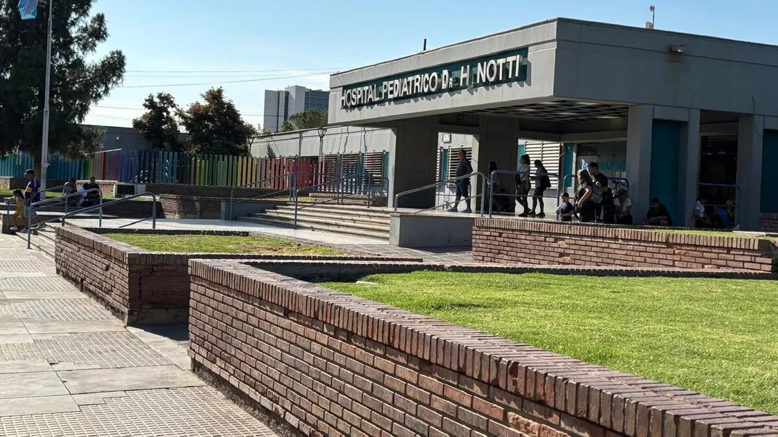 Milagro en Godoy Cruz: Policías salvaron a una beba de 3 meses que se ahogaba