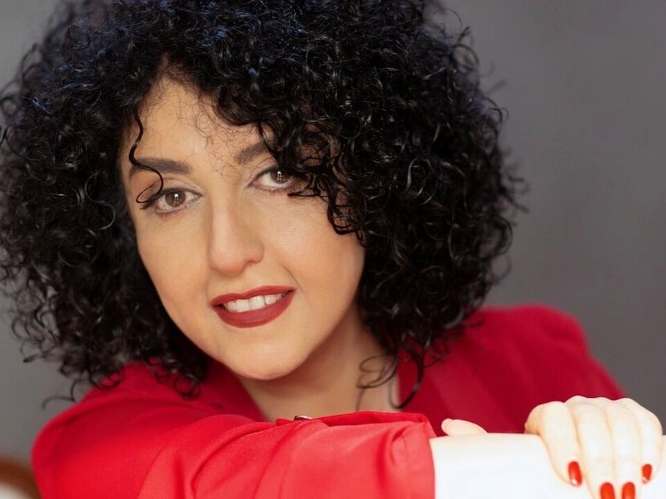Narges Mohammadi en estado crítico tras meses de prisión en Irán