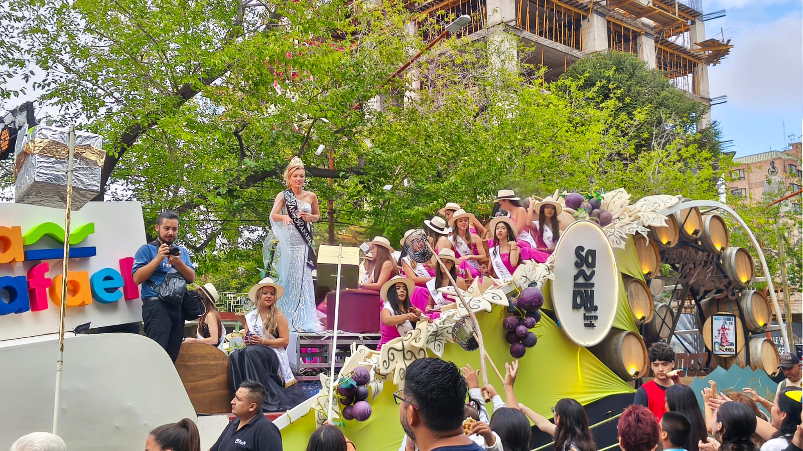 En el Concurso de Carros Vendímiales, San Rafael obtuvo el segundo lugar