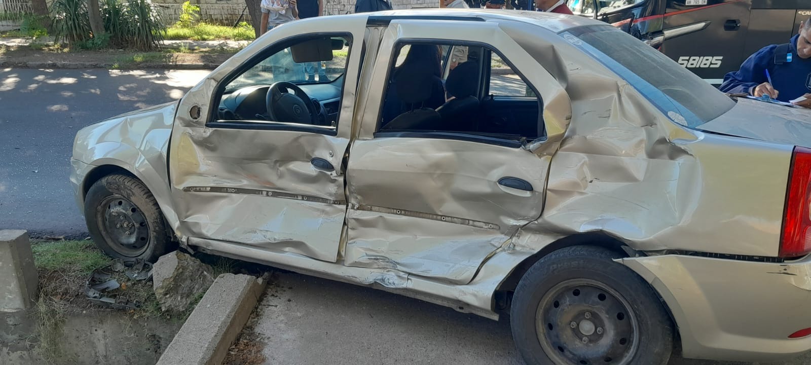 Choque entre un colectivo y automóvil dejó heridos